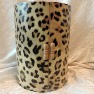 Schmuckbox, rund, Leopardendesign